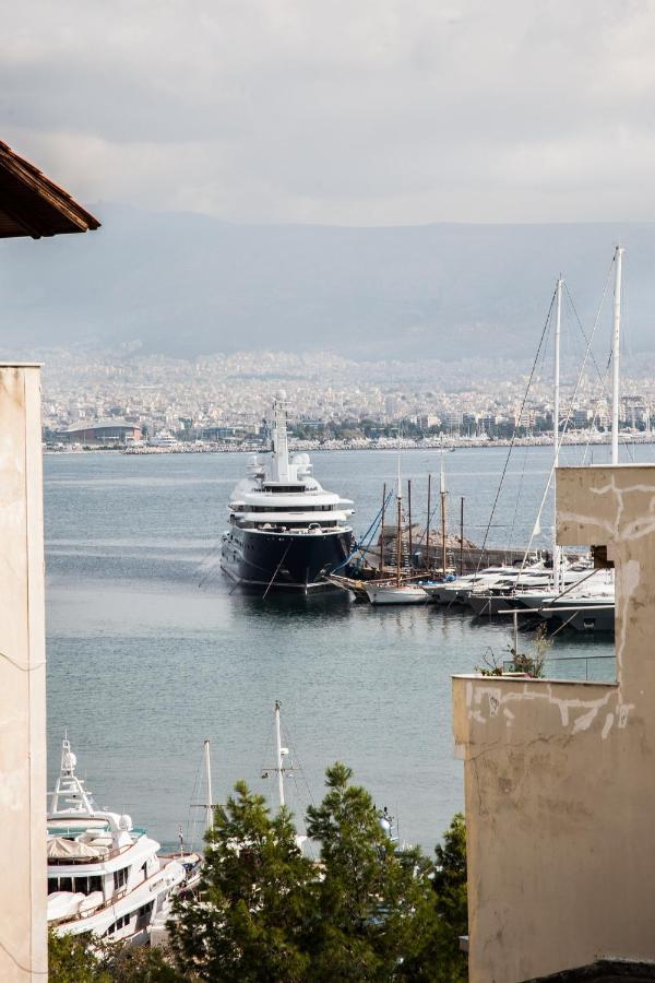 Amazing Apartment With View! Piraeus Bagian luar foto