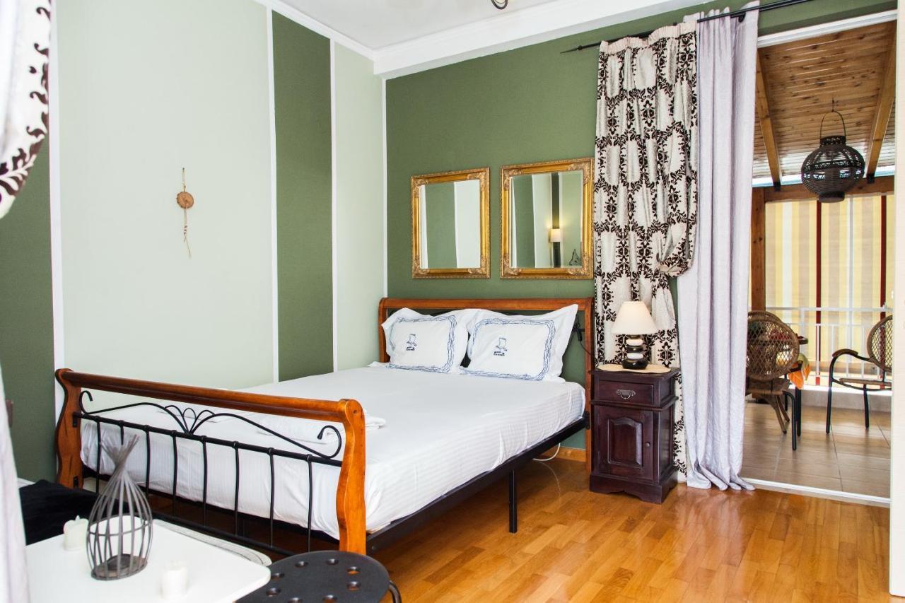 Amazing Apartment With View! Piraeus Bagian luar foto