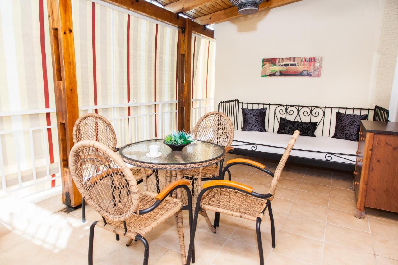 Amazing Apartment With View! Piraeus Bagian luar foto