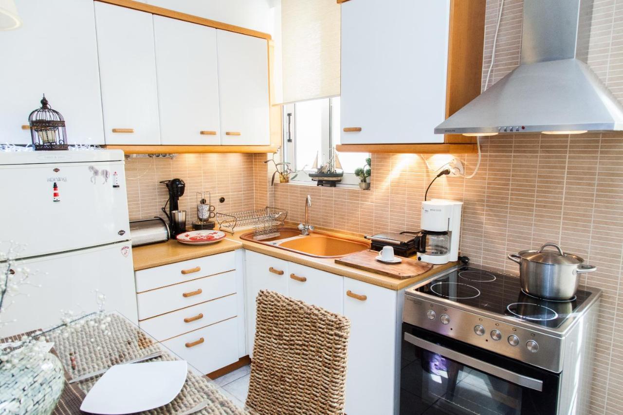Amazing Apartment With View! Piraeus Bagian luar foto
