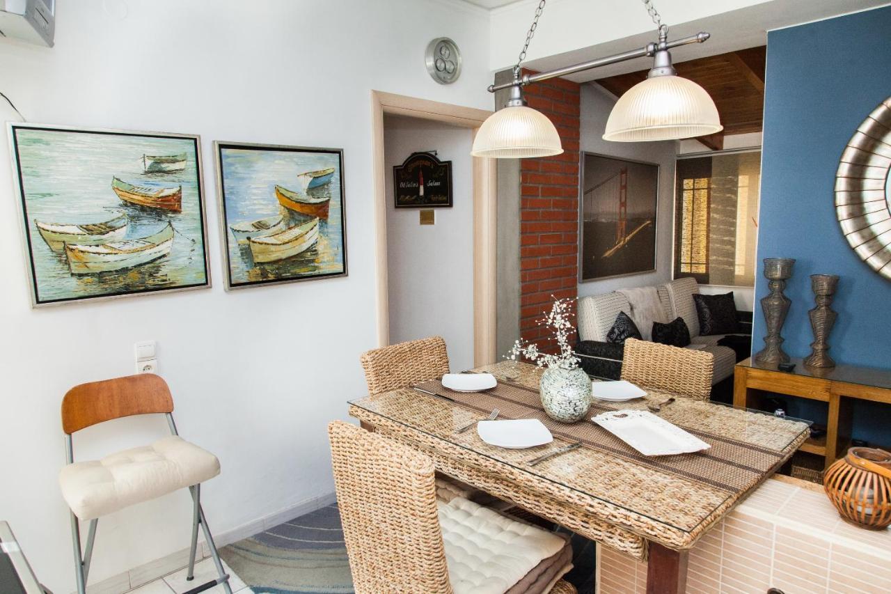 Amazing Apartment With View! Piraeus Bagian luar foto